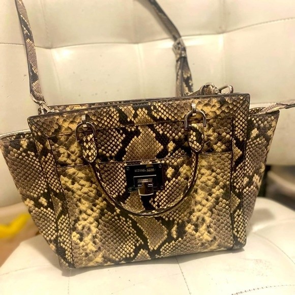 Michael Kors snakeskin medium crossbody - Picture 1 of 5
